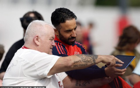 欧联杯决赛：热刺曼联上演菜鸡互啄？波帅下课倒计时，阿莫林背水一战！