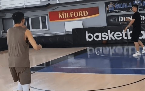 为转型准备！刘晓宇塞尔维亚结束教练培训班，下赛季球员兼教练？