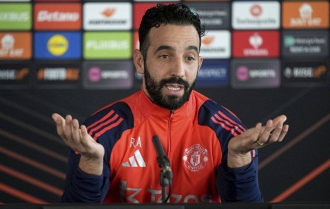 阿莫林承认曼联问题超预期！曝商业团队不满其发言，巨头严查内鬼