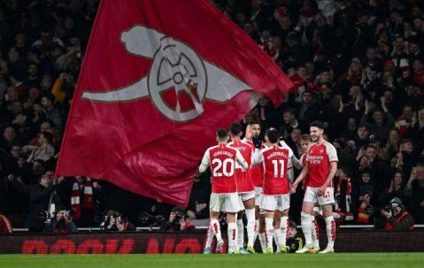 阿森纳，对阵，巴黎圣曼，欧冠半决赛打响：残阵枪手对抗法甲霸主，胜负难料！