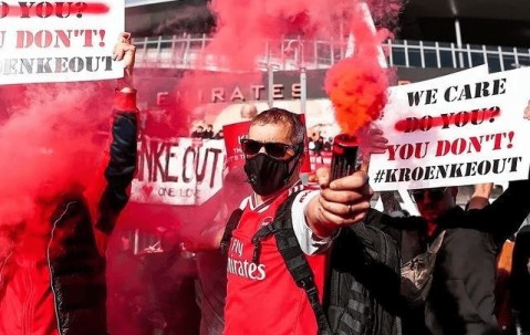 欧超背后的斗争，英超六队被罚2200万磅，却为何集体认怂？