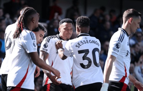 爆大冷！英超领头羊倒下，被灌3球太罕见，斯洛特不敢相信