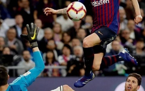 再见！37岁巴萨传奇正式退役，19年囊括18冠，进管理层担任助理