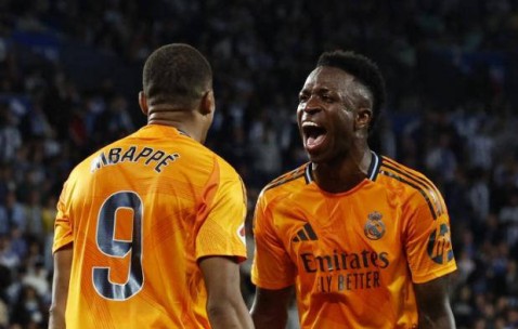 皇马内讧升级！姆巴佩争议成关键，高层紧急约谈应对左路竞争