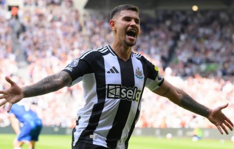 沙特豪门天价合同瞄准吉马良斯，纽卡斯尔迎来中场核心保卫战