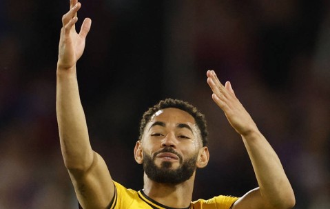 曼联没钱了？欧冠梦碎亏1亿！阿莫林：夏窗“躺平”，但我在带飞！