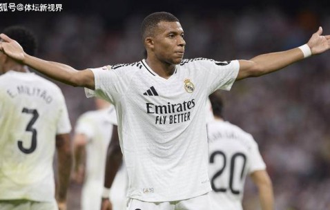 姆巴佩逼宫！皇马1亿豪赌引爆更衣室：维尼修斯遭弃，阿隆索三中卫革命剑指金球