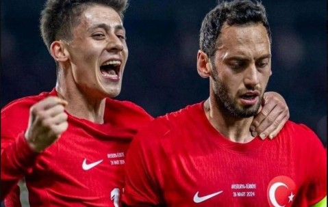 皇马有意德甲后腰，曼联关注伊尔迪兹和西蒙斯的转会传闻