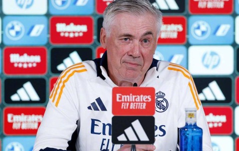 皇马客场对阵巴萨赛前，安切洛蒂回应换帅传闻，他这样评价阿隆索